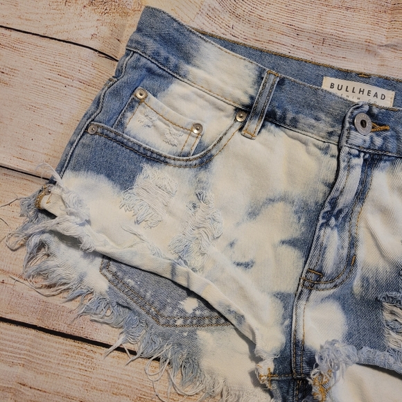 Bullhead Bleached Denim Shorts-SLOUCHY SHORT - Picture 4 of 10